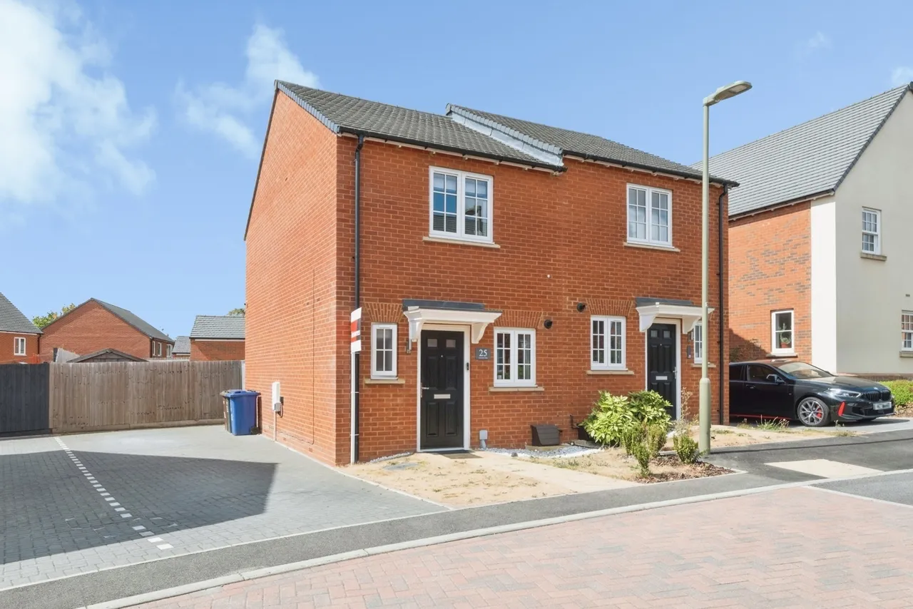 2 bed house for sale — Lawrence Close, Banbury, Oxfordshire, OX16