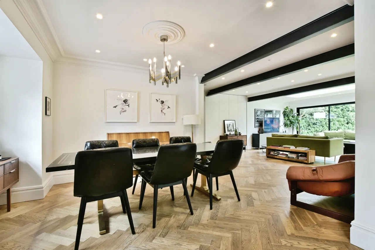 Browns Lane, Wilmslow, photo 6