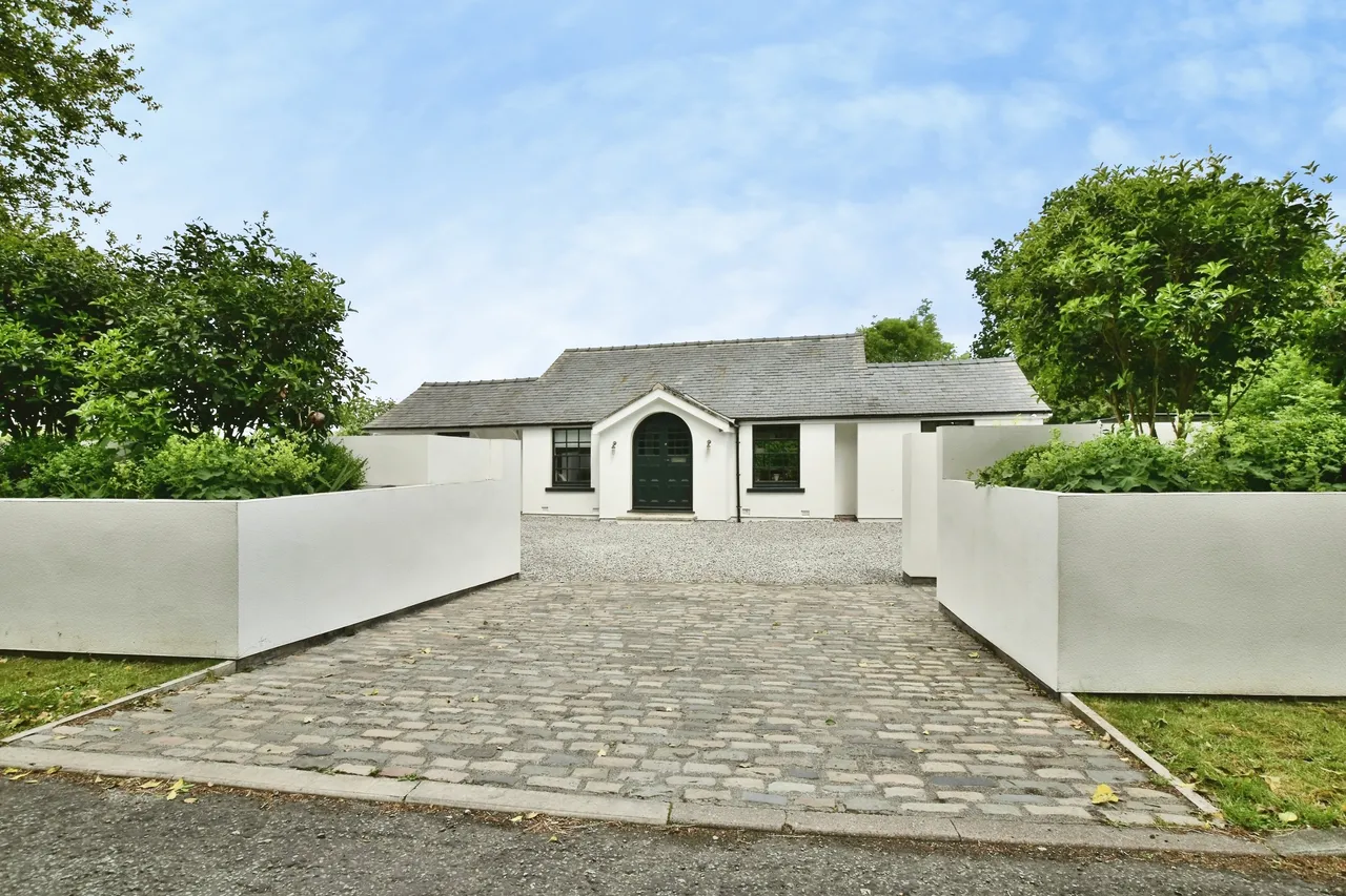 Browns Lane, Wilmslow, photo 4
