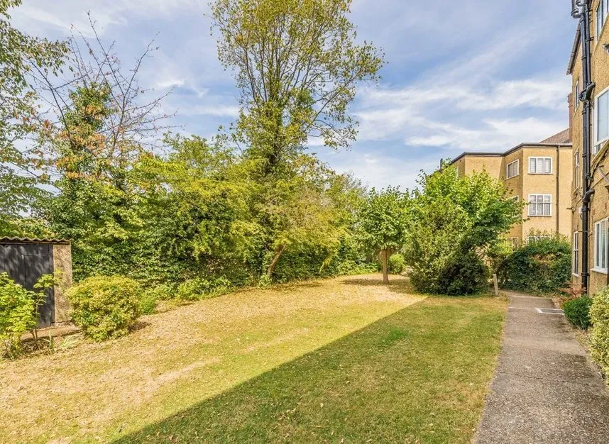 Links Road, Acton, W3, photo 6