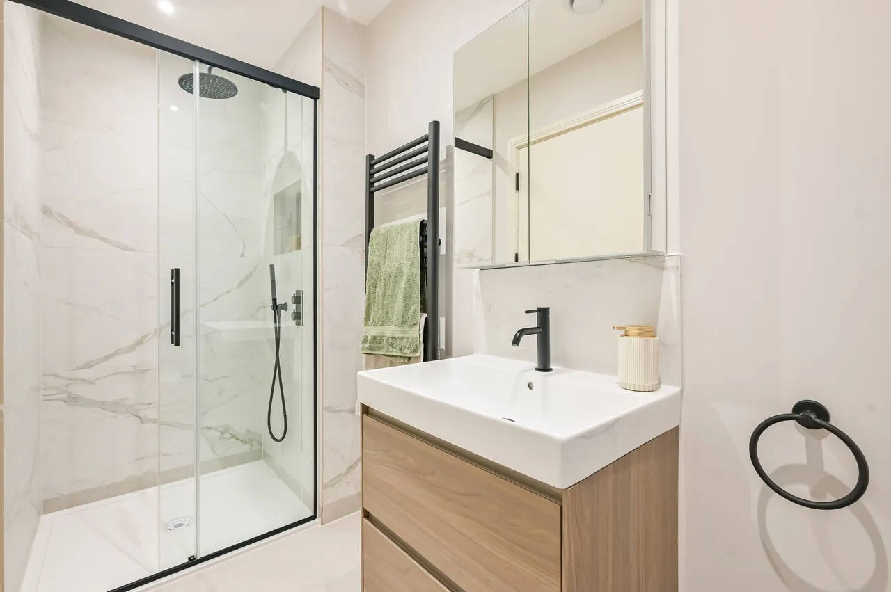 Flat 2, 42 Lynton Road, London, photo 12