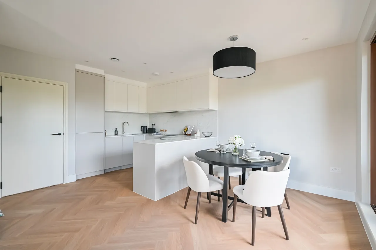 Flat 2, 42 Lynton Road, London, photo 3