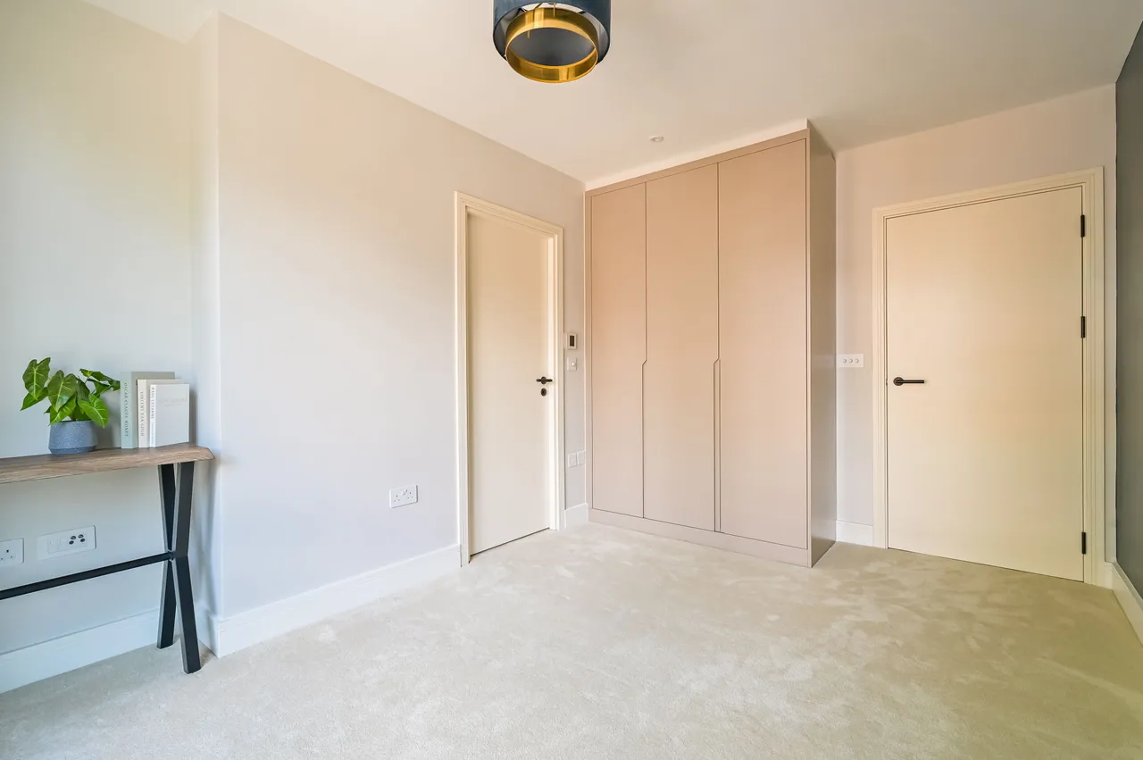 Flat 2, 42 Lynton Road, London, photo 5