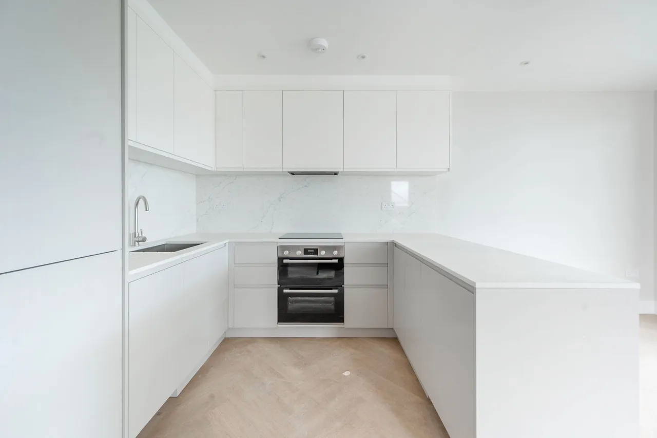 Flat 2, 42 Lynton Road, London, photo 8