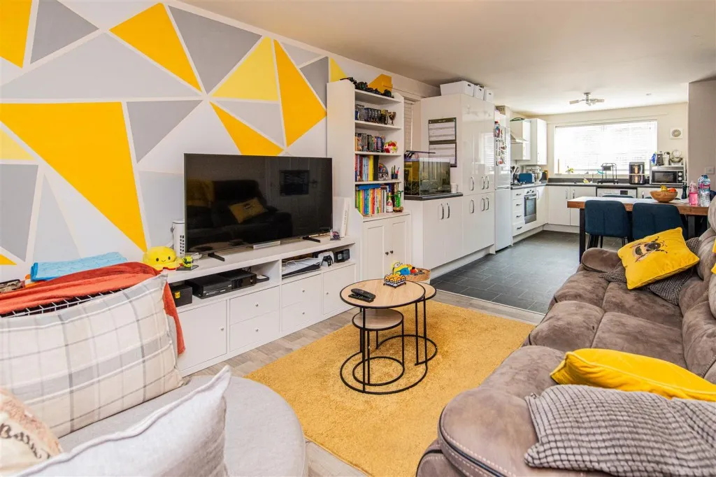 Grimsthorpe Avenue, Barton Seagrave, photo 4