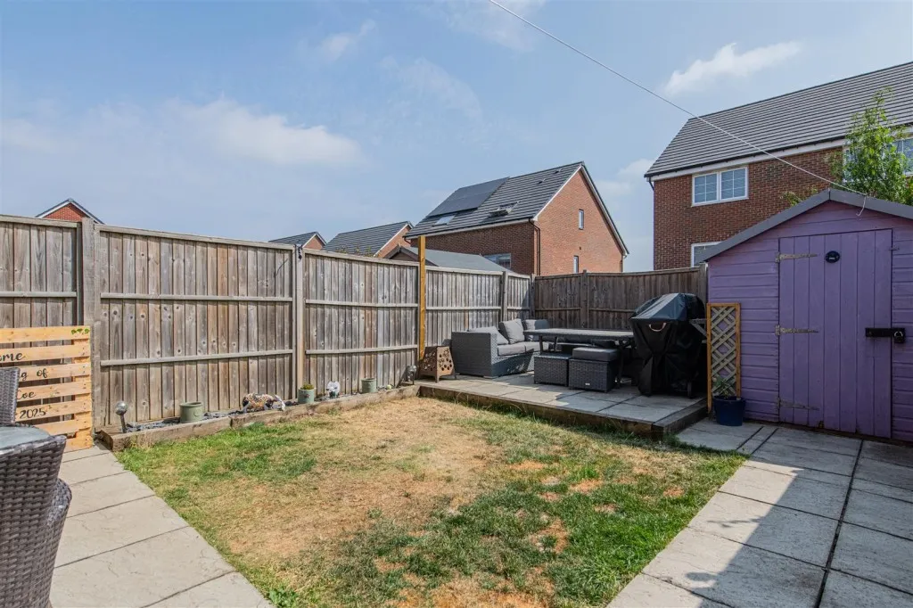 Grimsthorpe Avenue, Barton Seagrave, photo 3