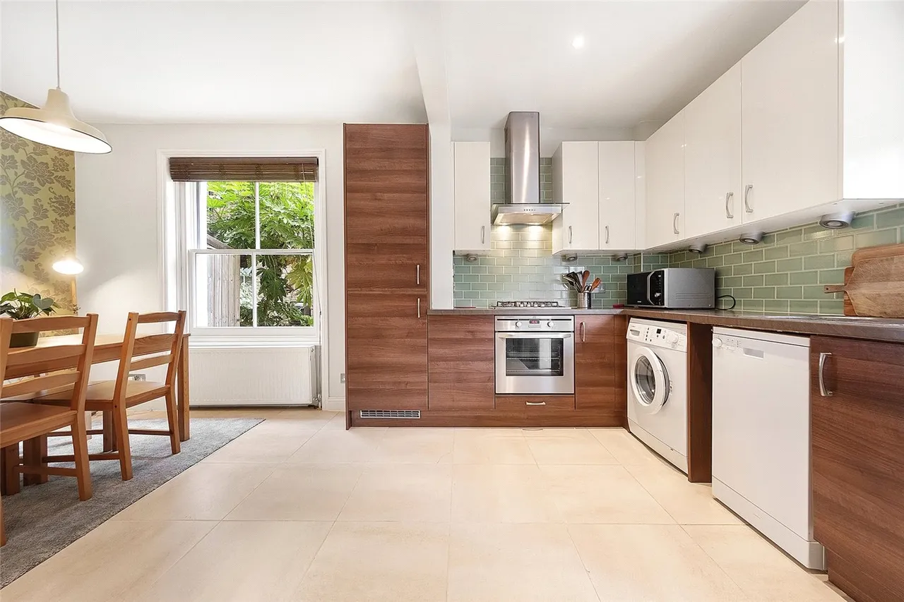 Norfolk Mansions, Santos Road, London, SW18, photo 8