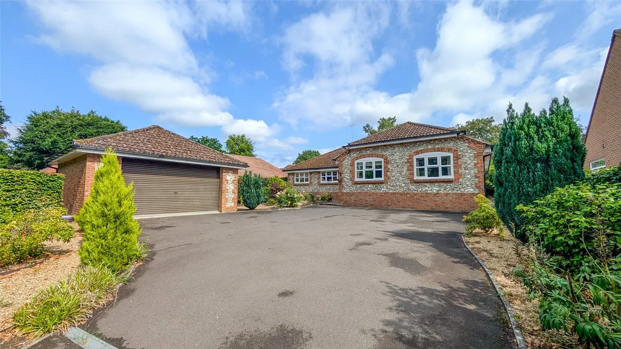 Monkmead Lane, West Chiltington, RH20, photo 2