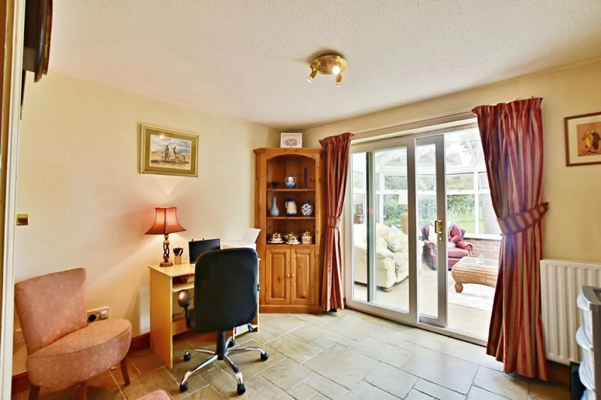 Sycamore Crescent, Doddington Park, photo 11
