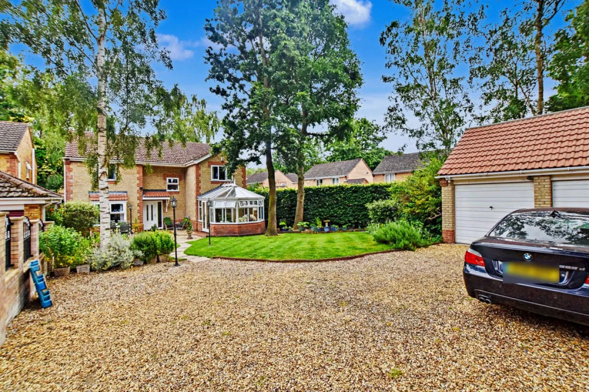 Sycamore Crescent, Doddington Park, photo 23