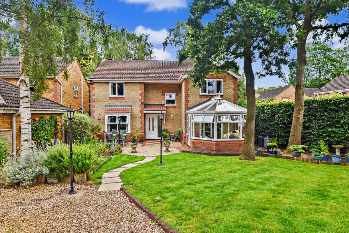 Sycamore Crescent, Doddington Park, photo 24