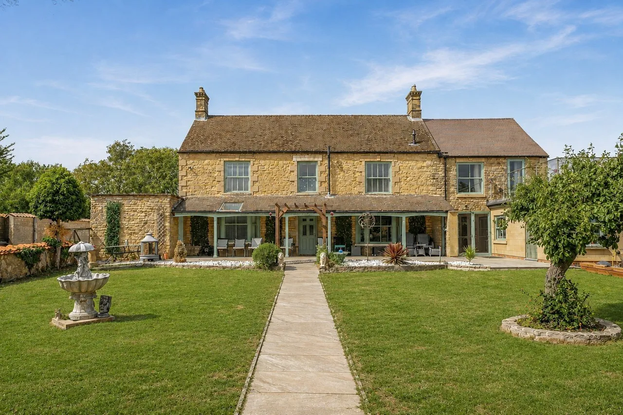 4 bed property for sale, High Street, Twywell, NN14