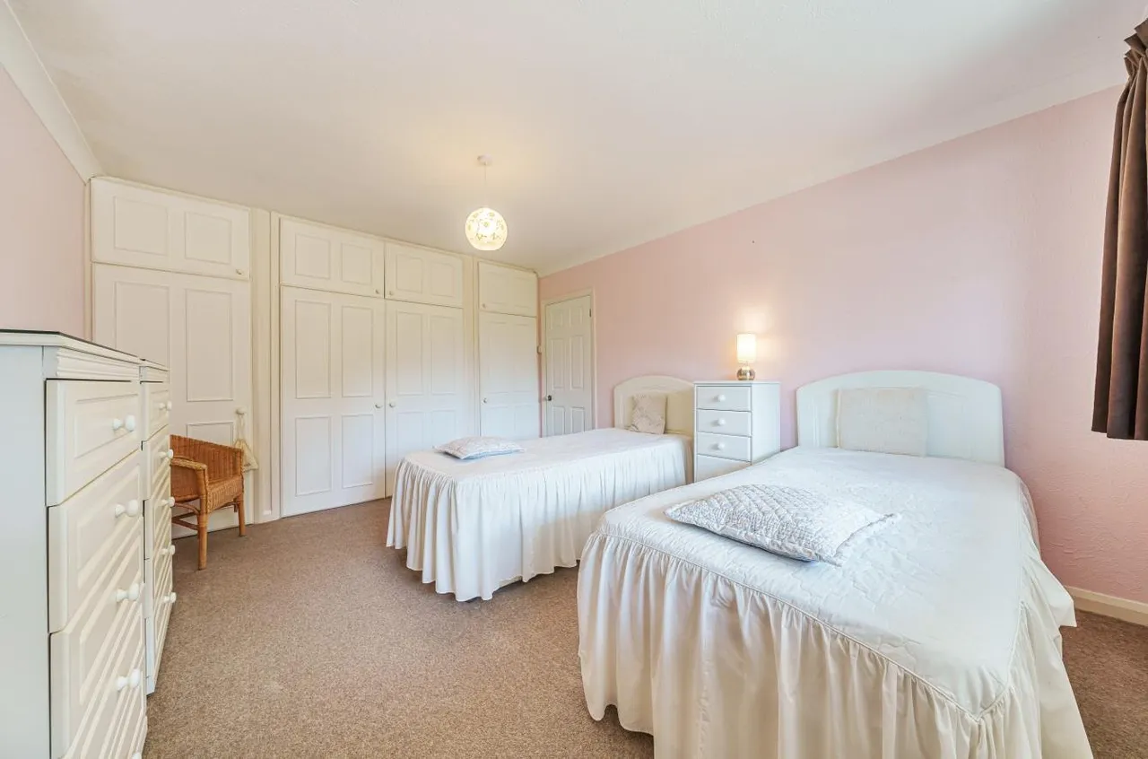 Sandy Lane, Cheam, SM2 7NU, photo 12