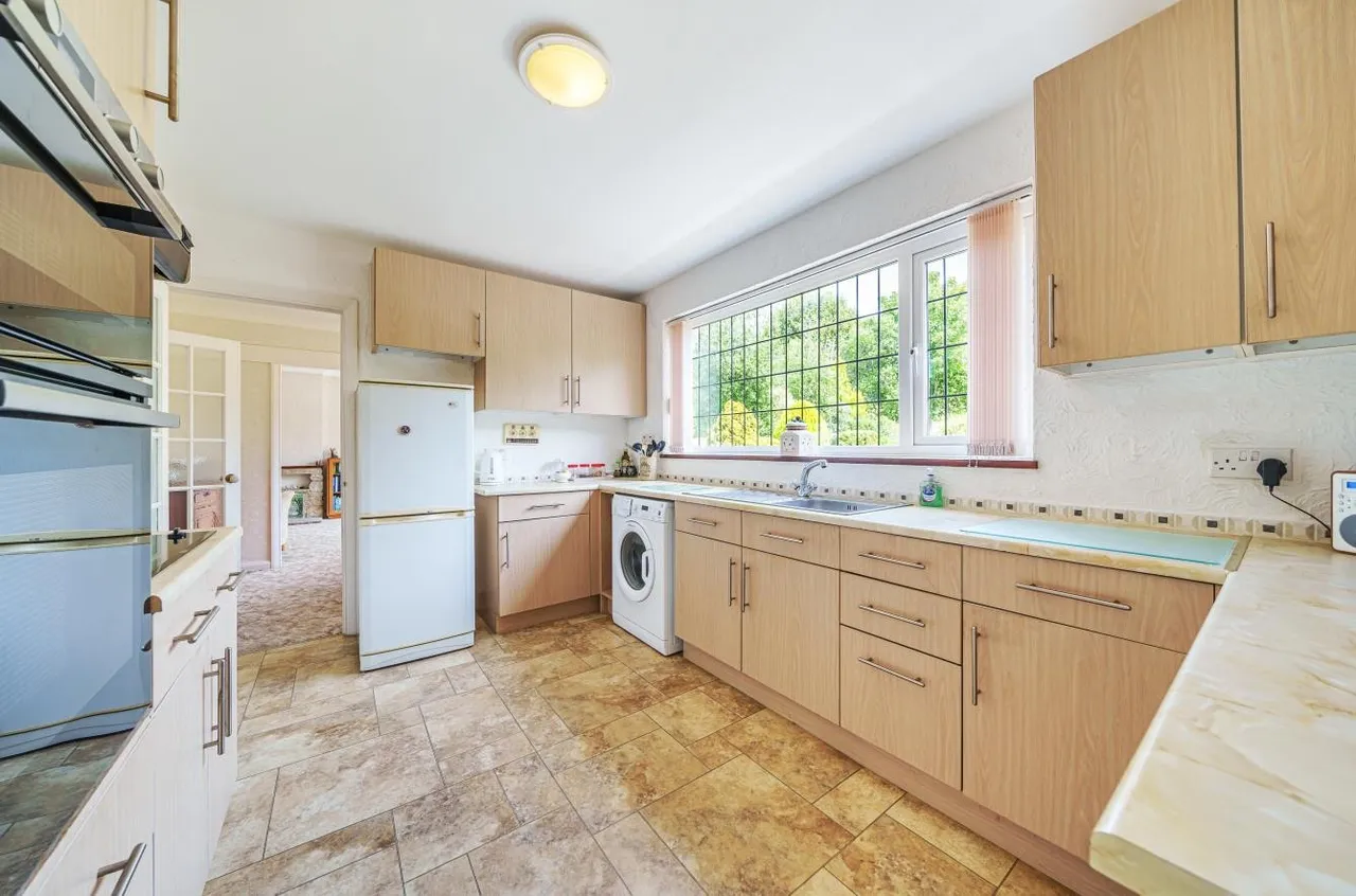 Sandy Lane, Cheam, SM2 7NU, photo 7