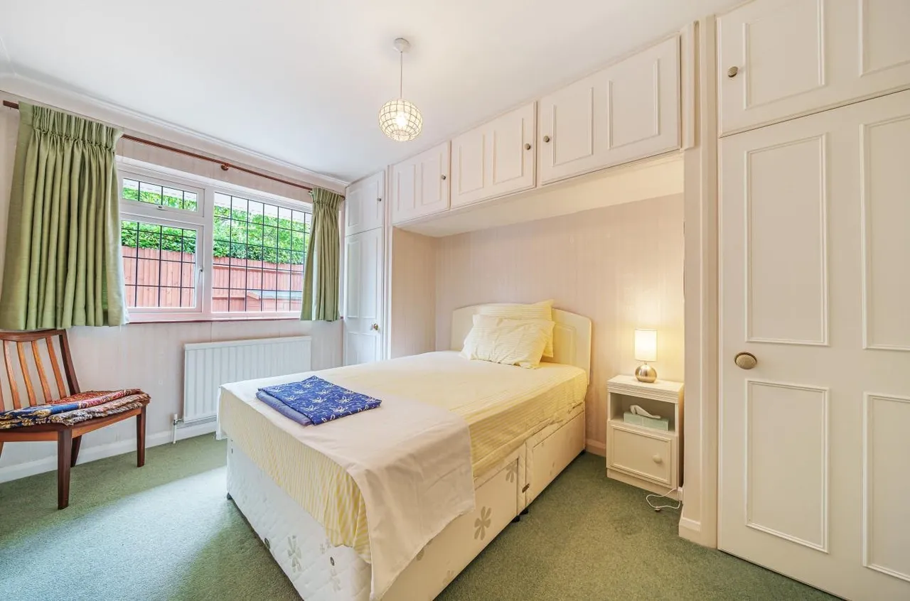 Sandy Lane, Cheam, SM2 7NU, photo 10