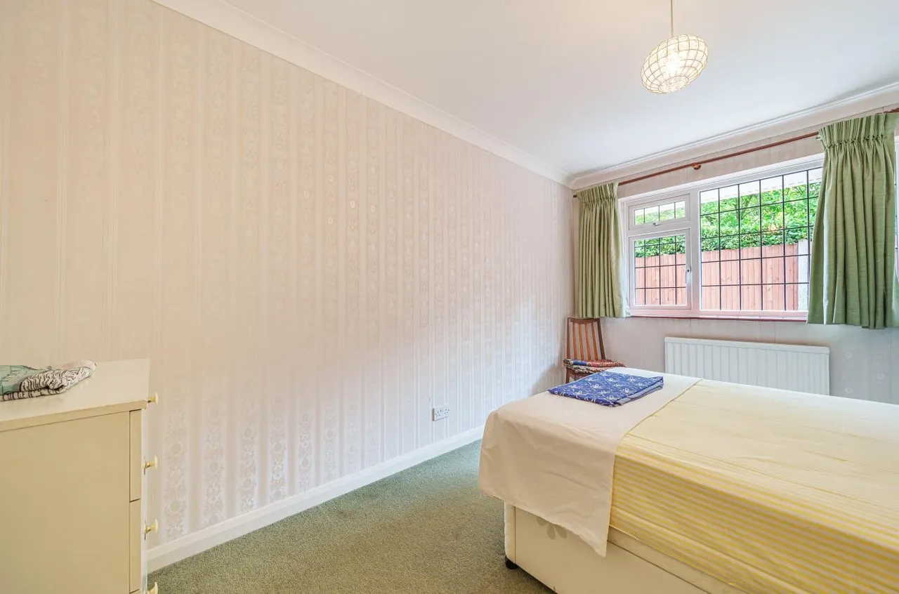 Sandy Lane, Cheam, SM2 7NU, photo 11