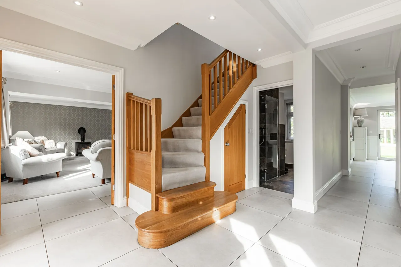 Impressive Four Bedroom Detached Home, photo 14