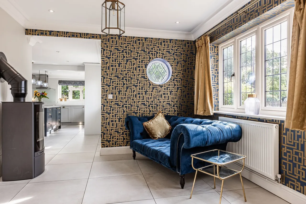 Impressive Four Bedroom Detached Home, photo 6