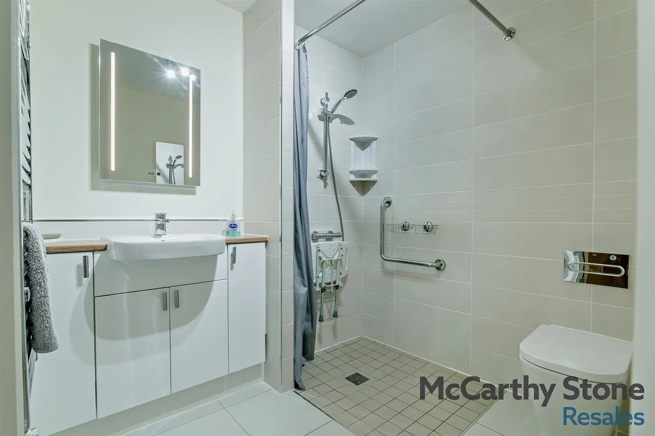 St. Ann Way, Gloucester, GL2, photo 10
