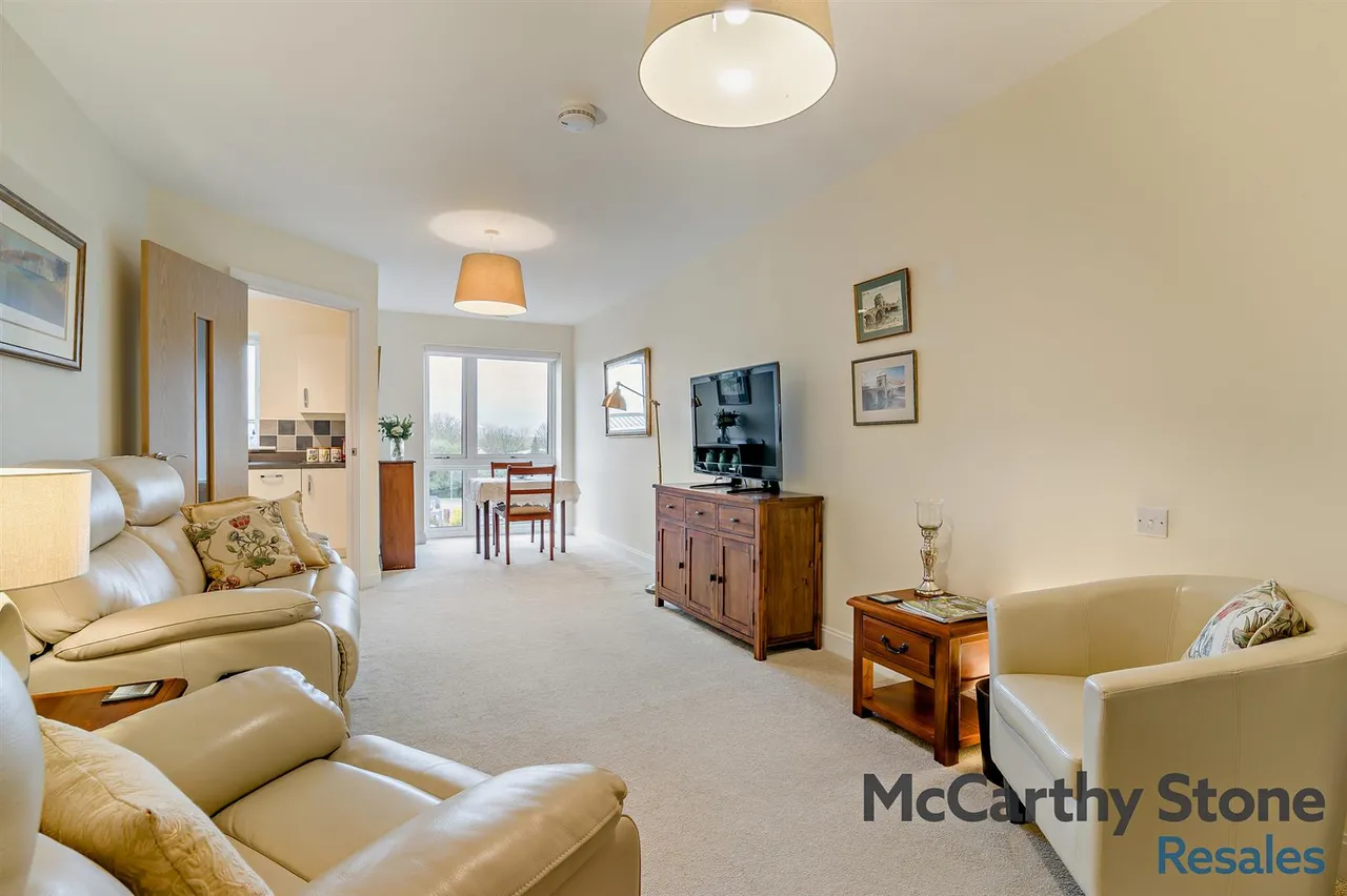St. Ann Way, Gloucester, GL2, photo 5