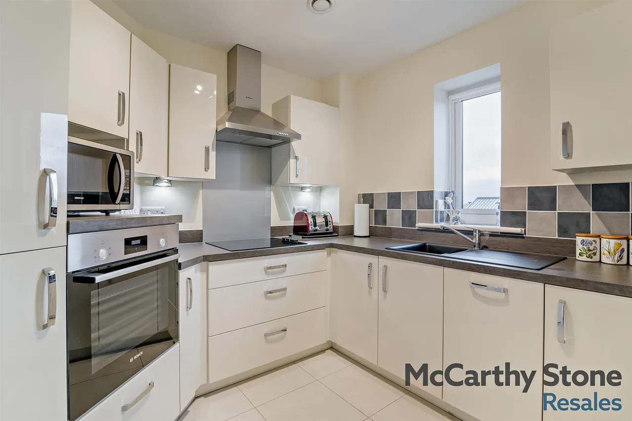 St. Ann Way, Gloucester, GL2, photo 6
