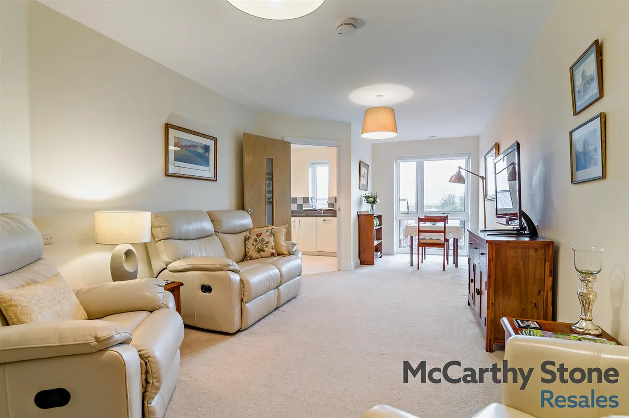 1 bed flat for sale, St. Ann Way, Gloucester, GL2