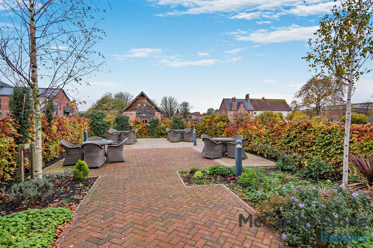 St. Ann Way, Gloucester, GL2, photo 13