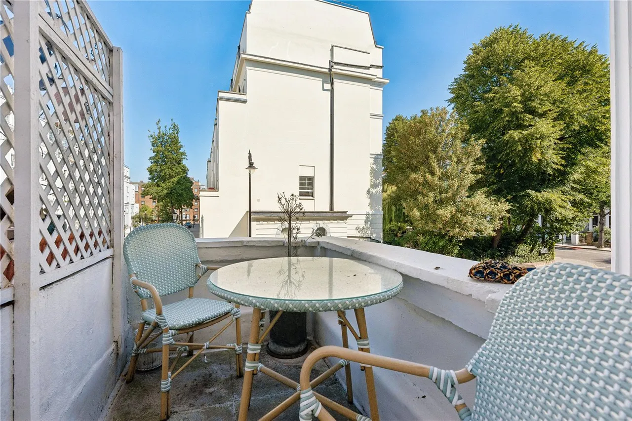 2 bed flat for sale — Colville Terrace, London, W11