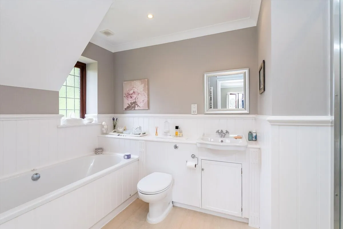 Norrels Drive, East Horsley, KT24, photo 18