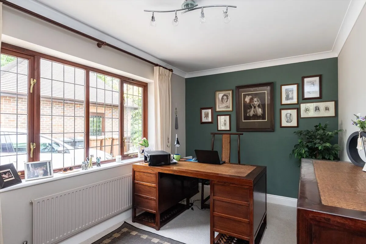 Norrels Drive, East Horsley, KT24, photo 9