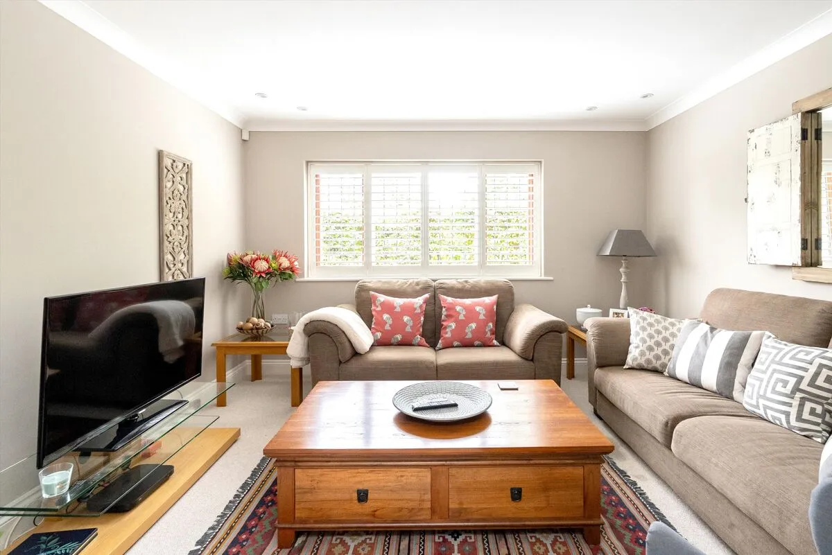 Norrels Drive, East Horsley, KT24, photo 8