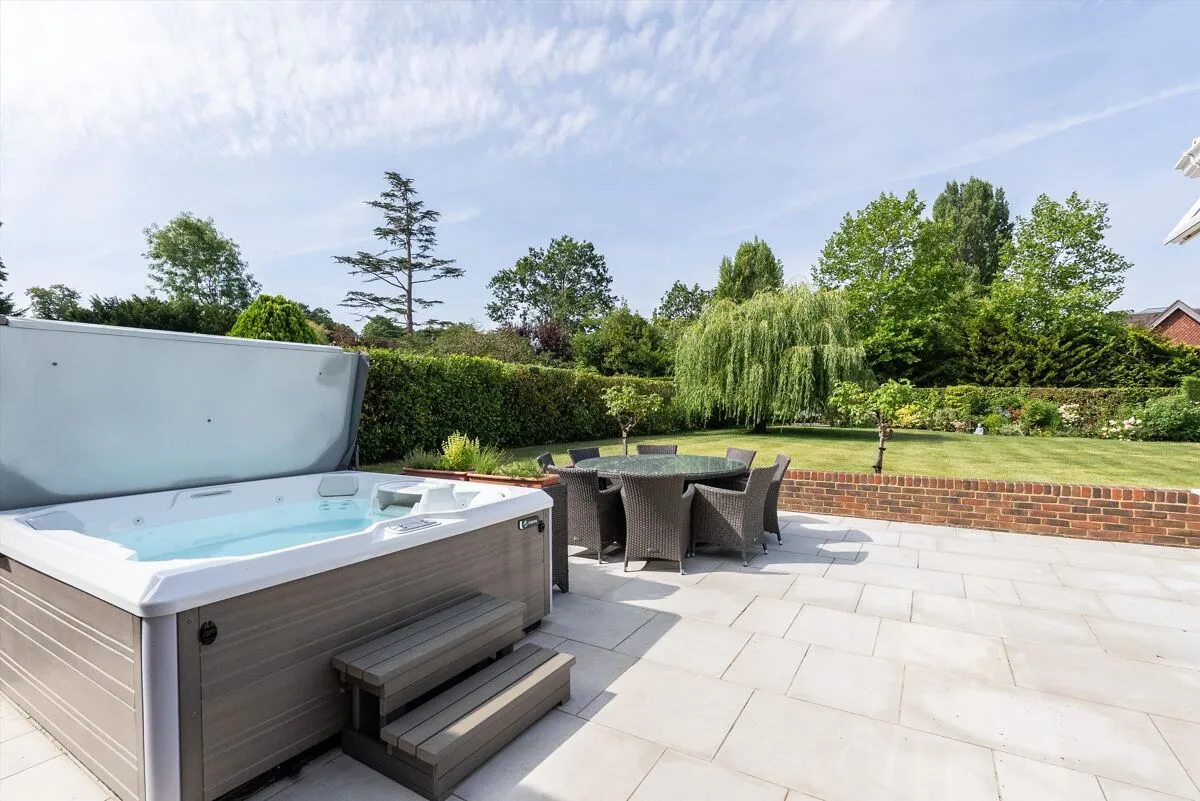 Norrels Drive, East Horsley, KT24, photo 22