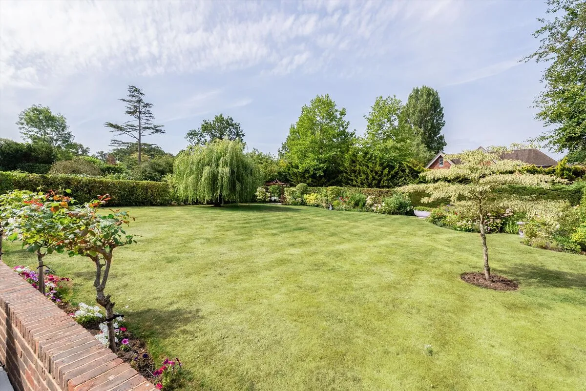 Norrels Drive, East Horsley, KT24, photo 24