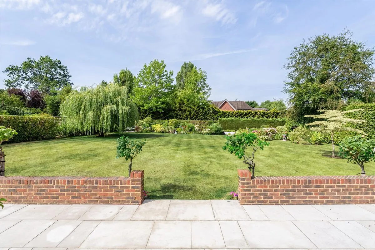 Norrels Drive, East Horsley, KT24, photo 2