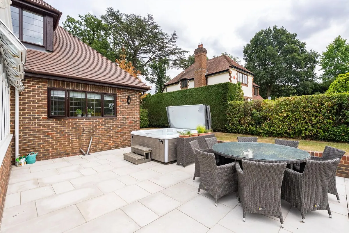 Norrels Drive, East Horsley, KT24, photo 23