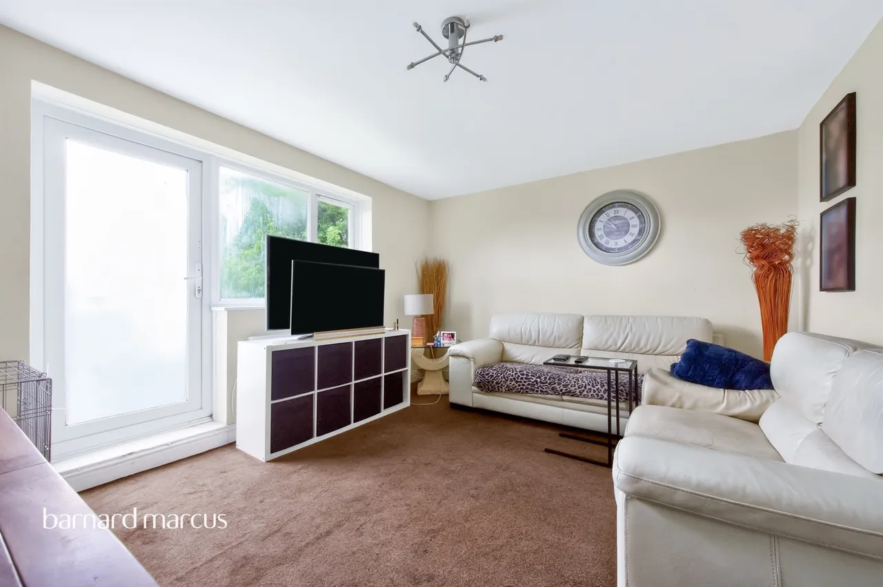Merefield Gardens, Tadworth, photo 2