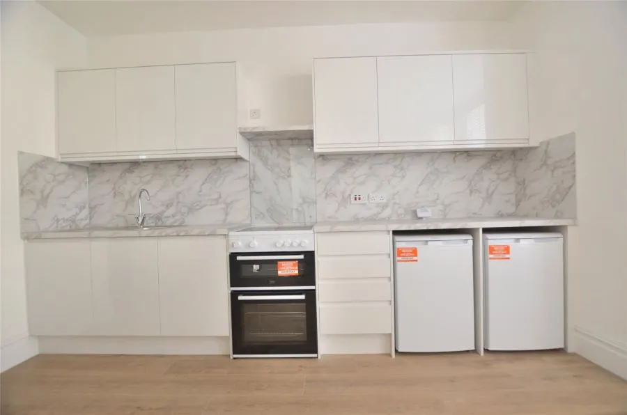 Elgin Road, SM6, photo 5