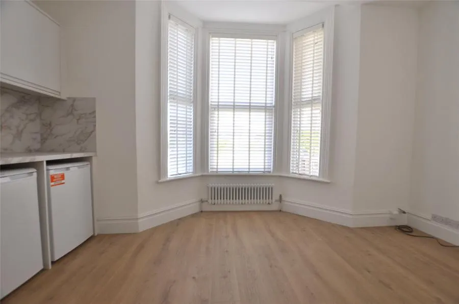 Elgin Road, SM6, photo 4