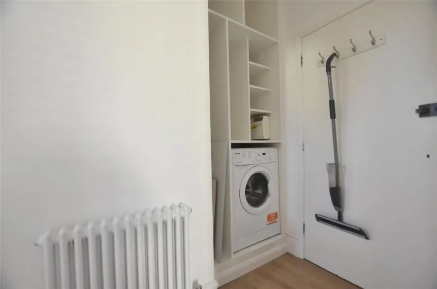 Elgin Road, SM6, photo 9