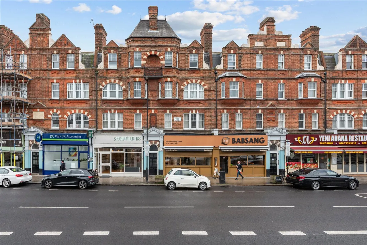Green Lanes, London, N16, photo 6