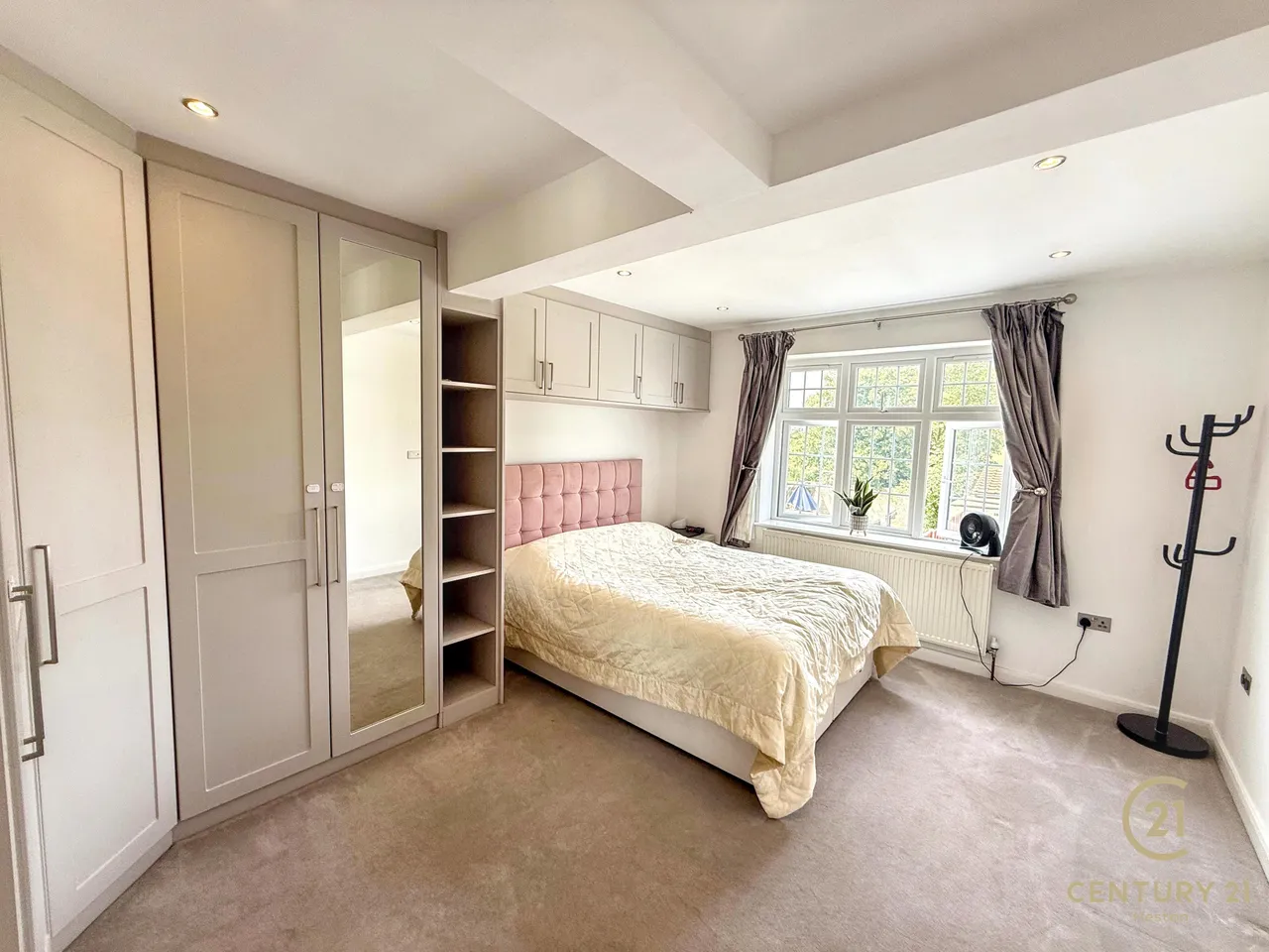 Burns Way, Hounslow, TW5, photo 16