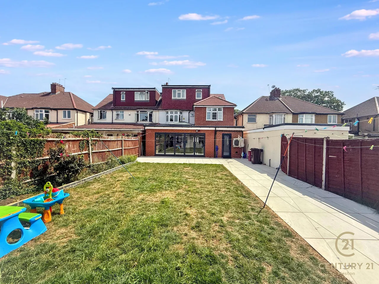 Burns Way, Hounslow, TW5, photo 28