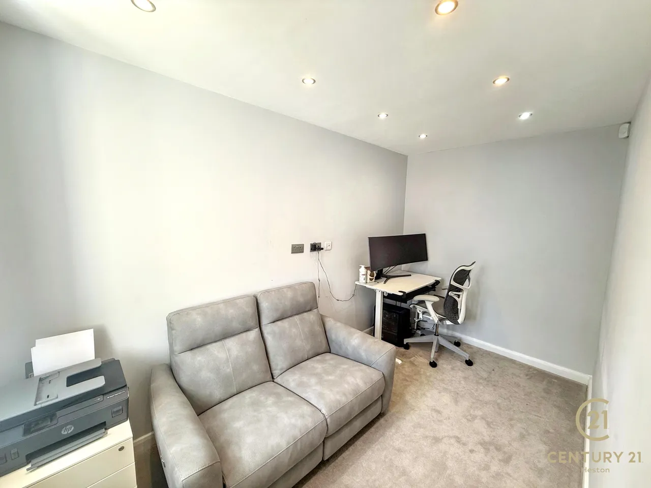 Burns Way, Hounslow, TW5, photo 15