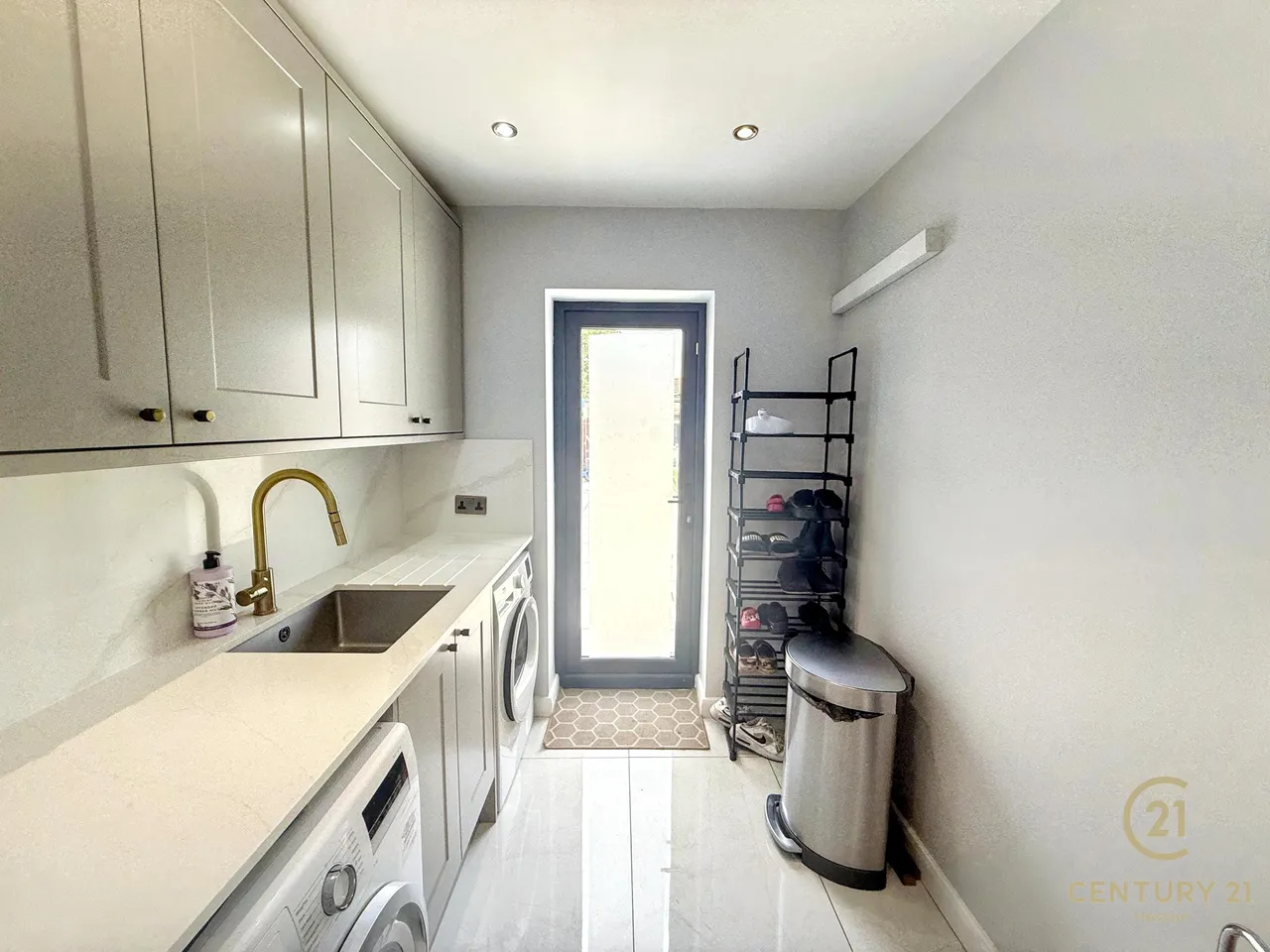 Burns Way, Hounslow, TW5, photo 13