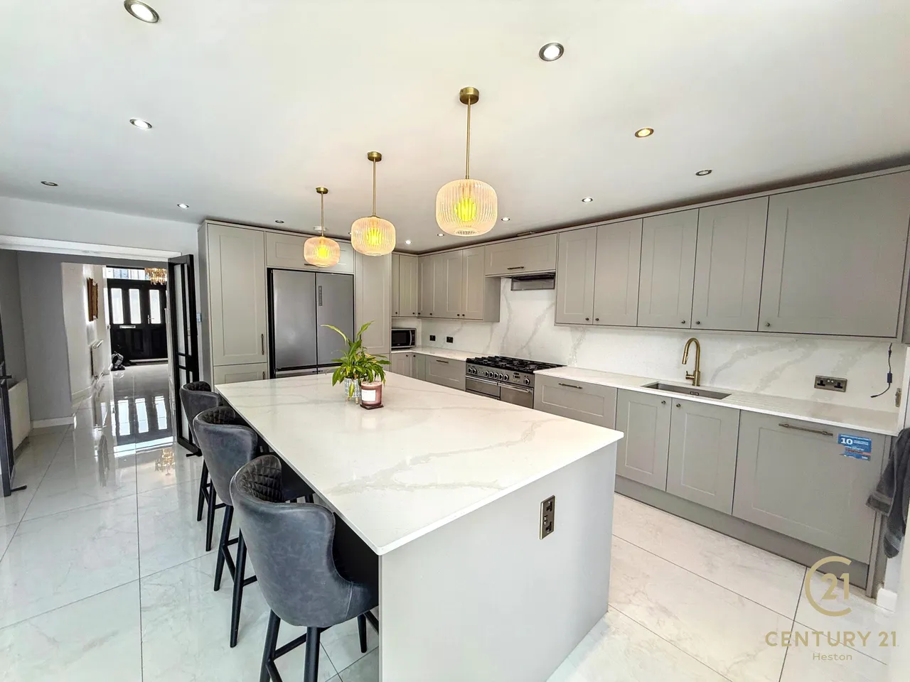 Burns Way, Hounslow, TW5, photo 9