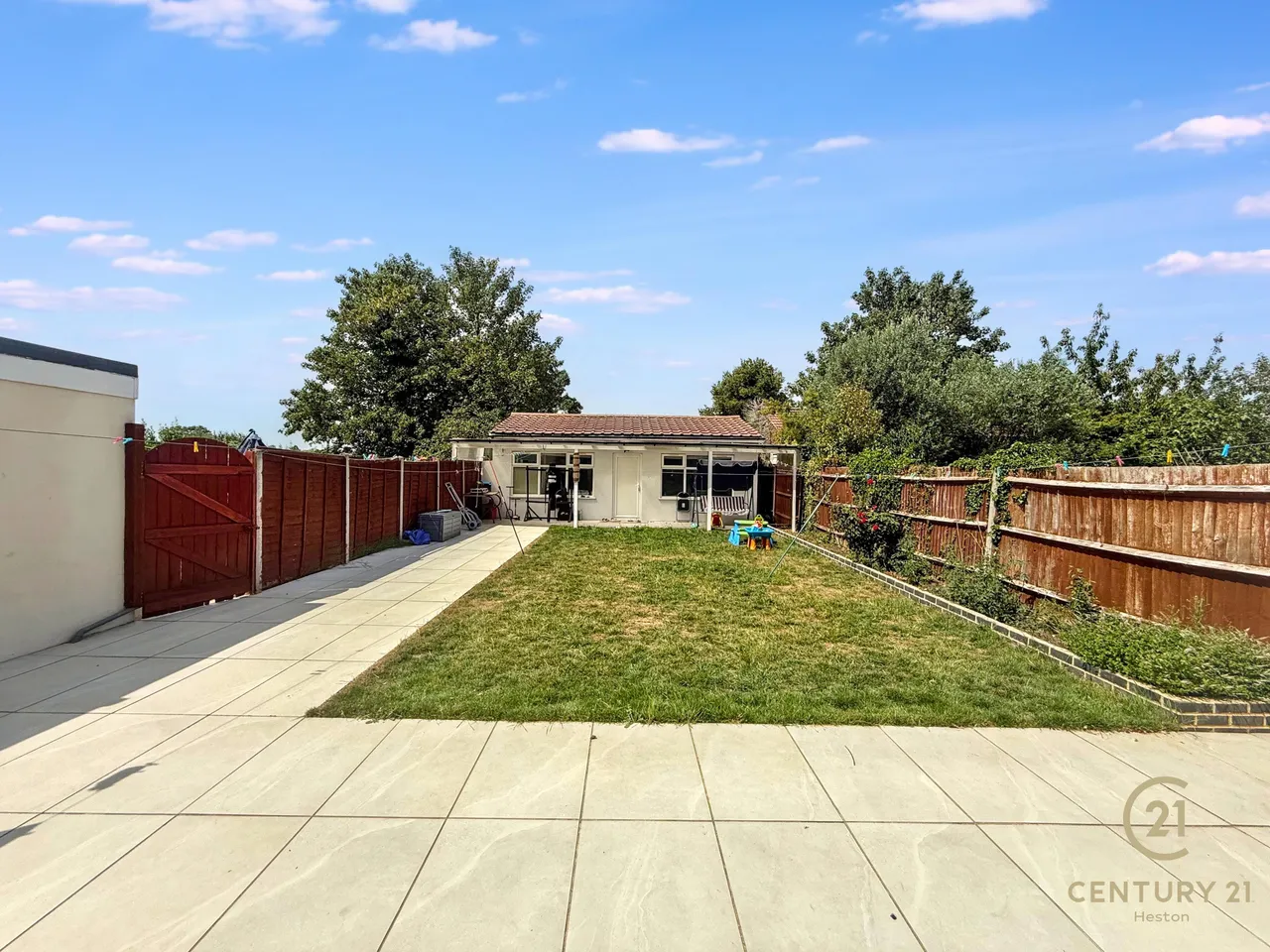 Burns Way, Hounslow, TW5, photo 27
