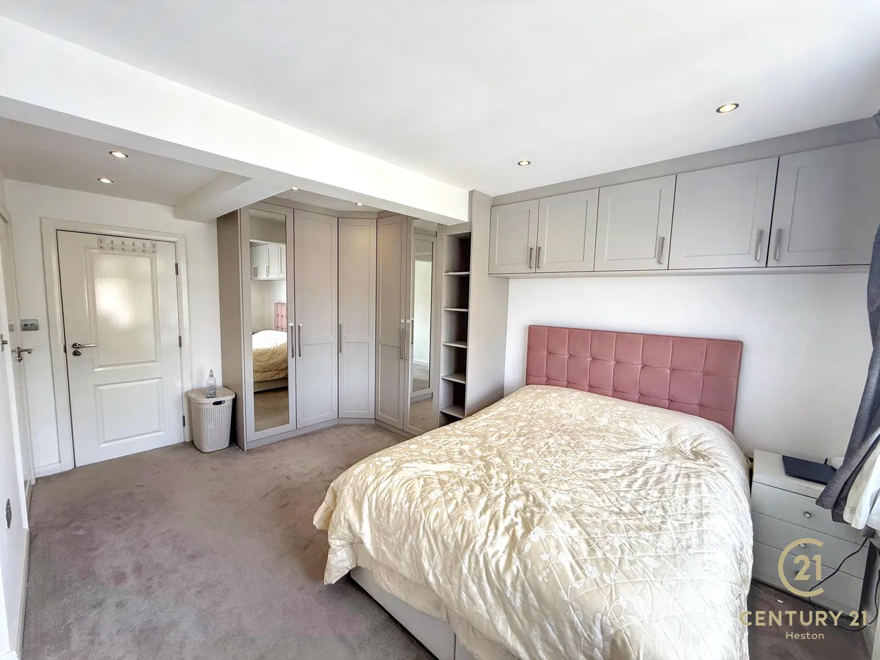 Burns Way, Hounslow, TW5, photo 17