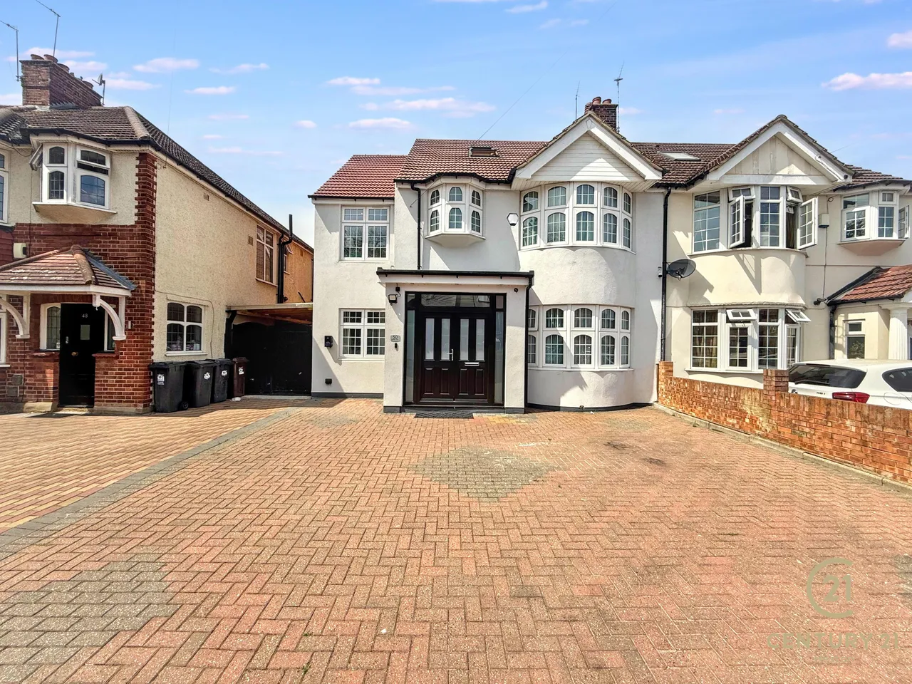 6 bed property for sale, Burns Way, Hounslow, TW5