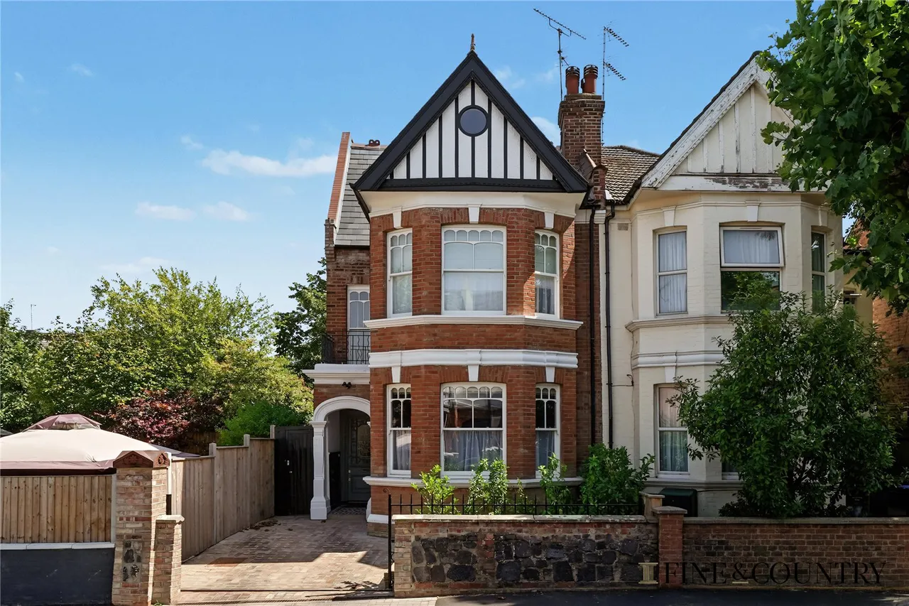 5 bed house for sale, Cranhurst Road, London