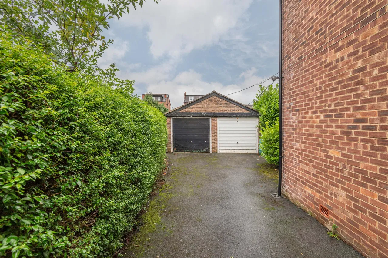 Gledhow Wood Avenue, Roundhay, LS8, photo 11
